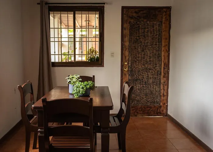 Mai Ke Kai Surf House Hostel
