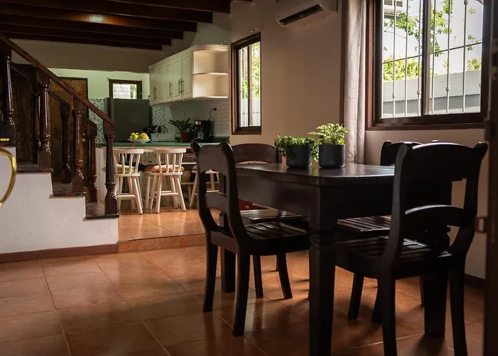 Mai Ke Kai Surf House * Tamarindo