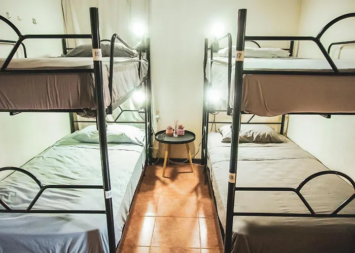 Mai Ke Kai Surf House Hostel *