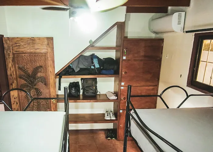 Mai Ke Kai Surf House *